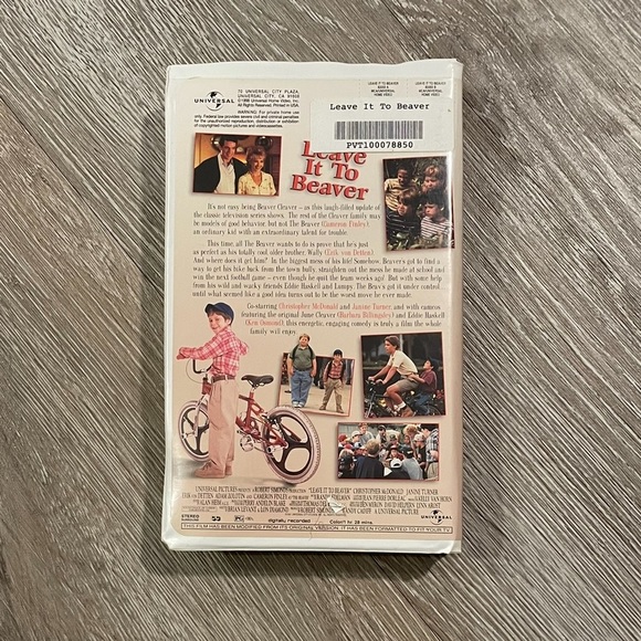 EUC “Leave It to Beaver” VHS movie version of an American television sitcom show - Picture 5 of 6